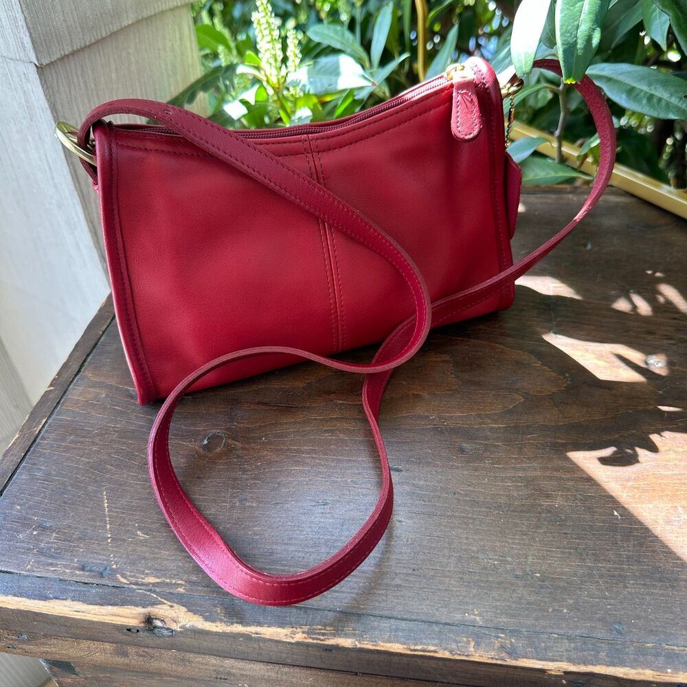 Vintage Coach Red Soho Small Zip (Style 4104) Costa Rica 1998